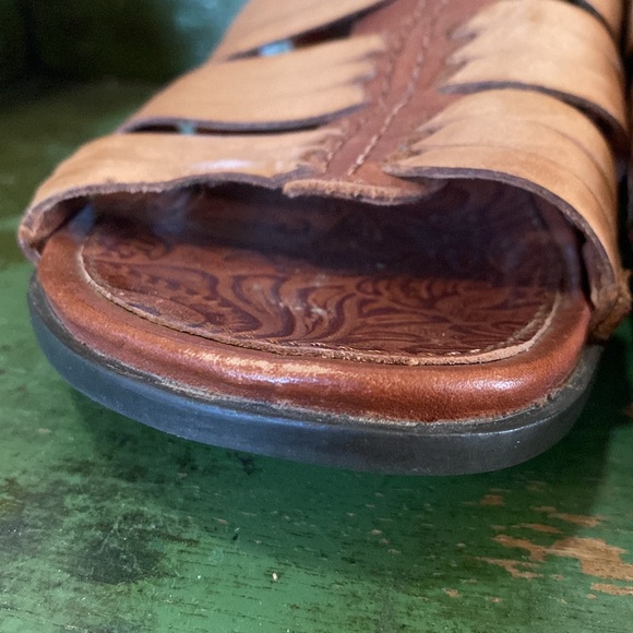 Ariat sandals- cute, like new! Women’s US- Size- 8.5. - Picture 8 of 13